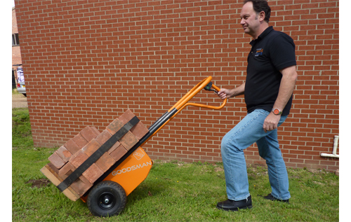 Mark Bridges with the GoodsMan 350 electric sack truck for multi-terrain material handling. Photos: MGB Easy Handling